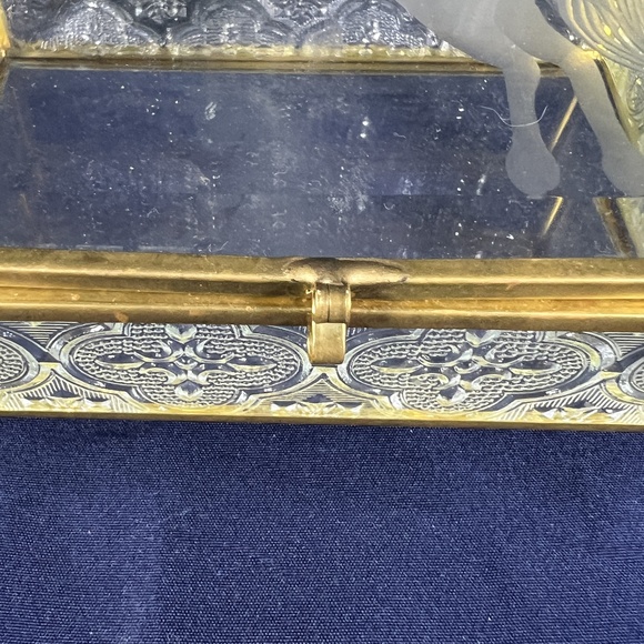 Vintage Etched Unicorn Glass Jewelry Box Gold Hinged Lid Ornate Collectible - Picture 4 of 10